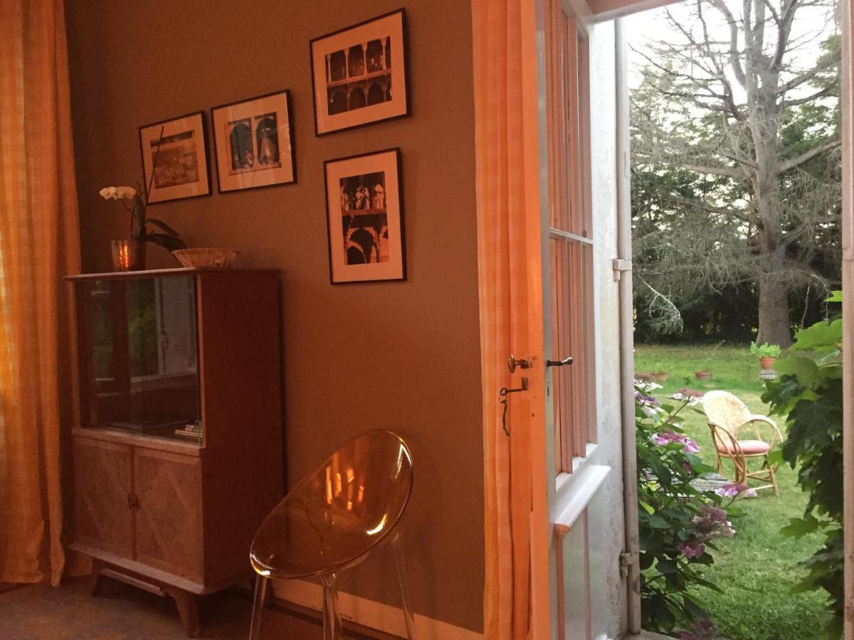 Bed and Breakfast Damechouette Pujols  Екстер'єр фото