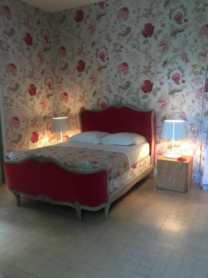 Bed and Breakfast Damechouette Pujols  Екстер'єр фото