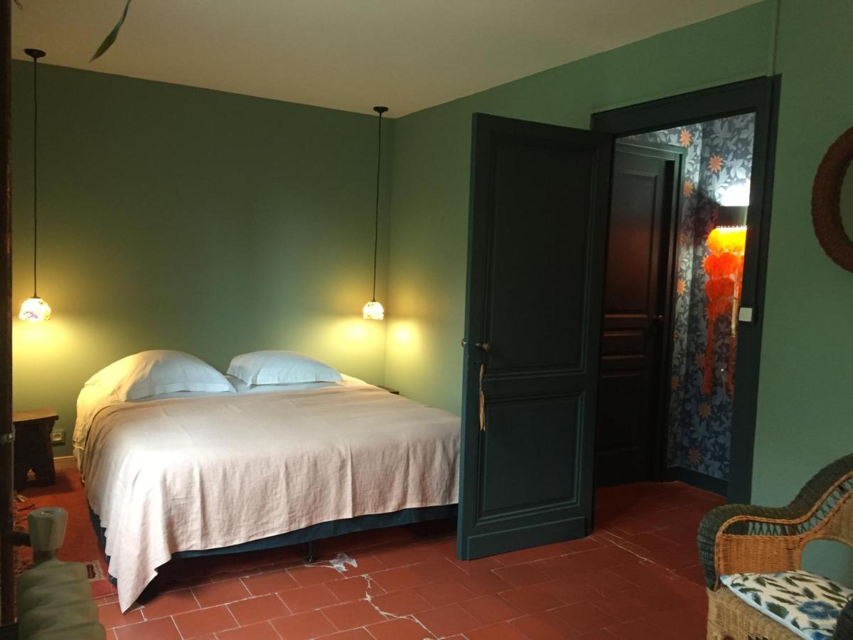 Bed and Breakfast Damechouette Pujols  Екстер'єр фото