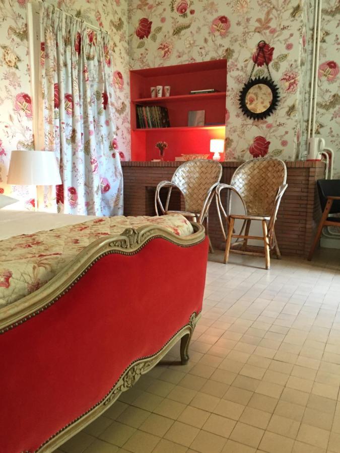 Bed and Breakfast Damechouette Pujols  Екстер'єр фото