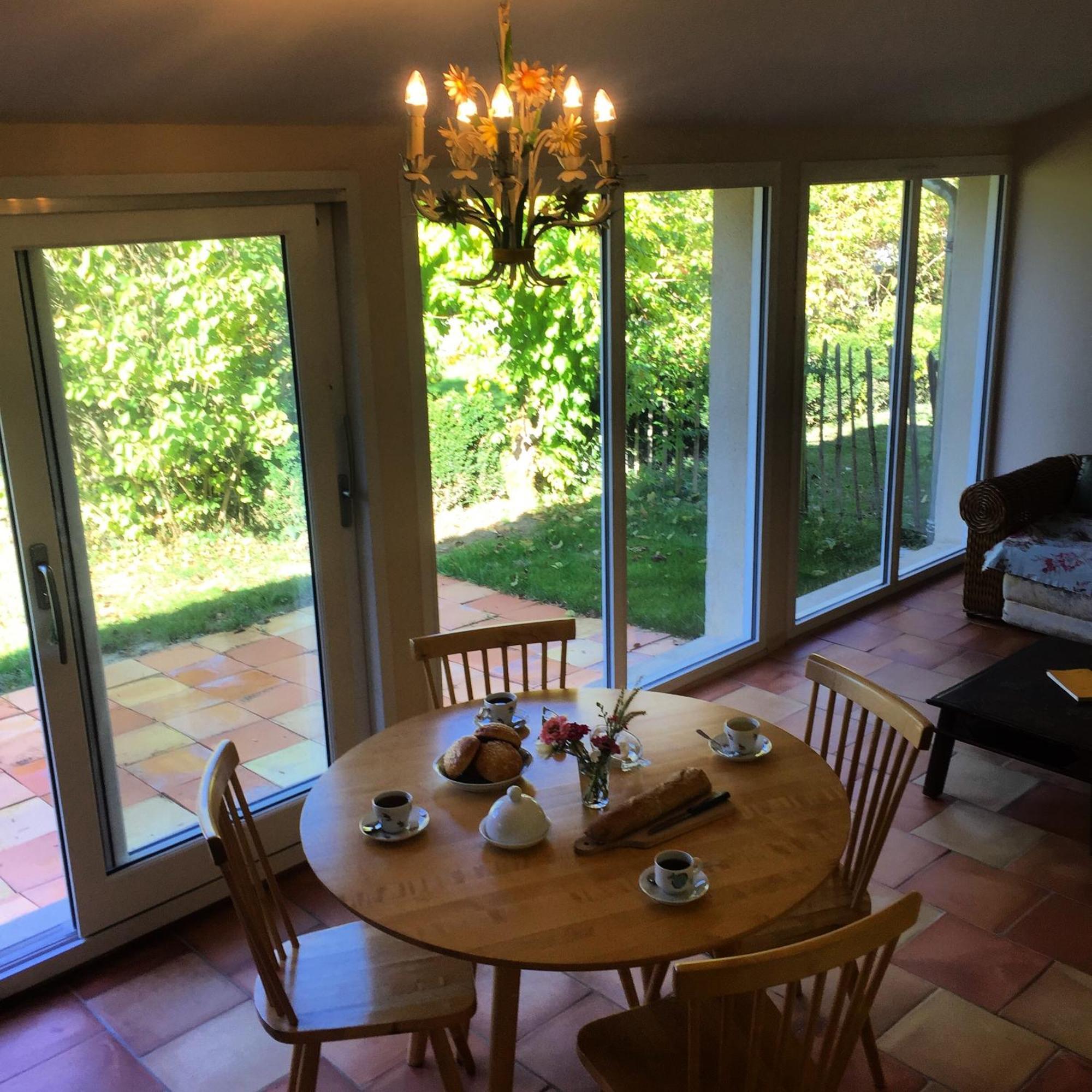 Bed and Breakfast Damechouette Pujols  Екстер'єр фото